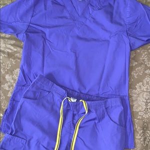 Wonder wink scrub set